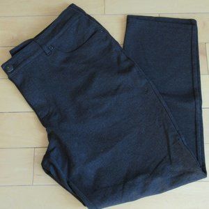 Christopher & Banks Signature Slimming Size 14 Short